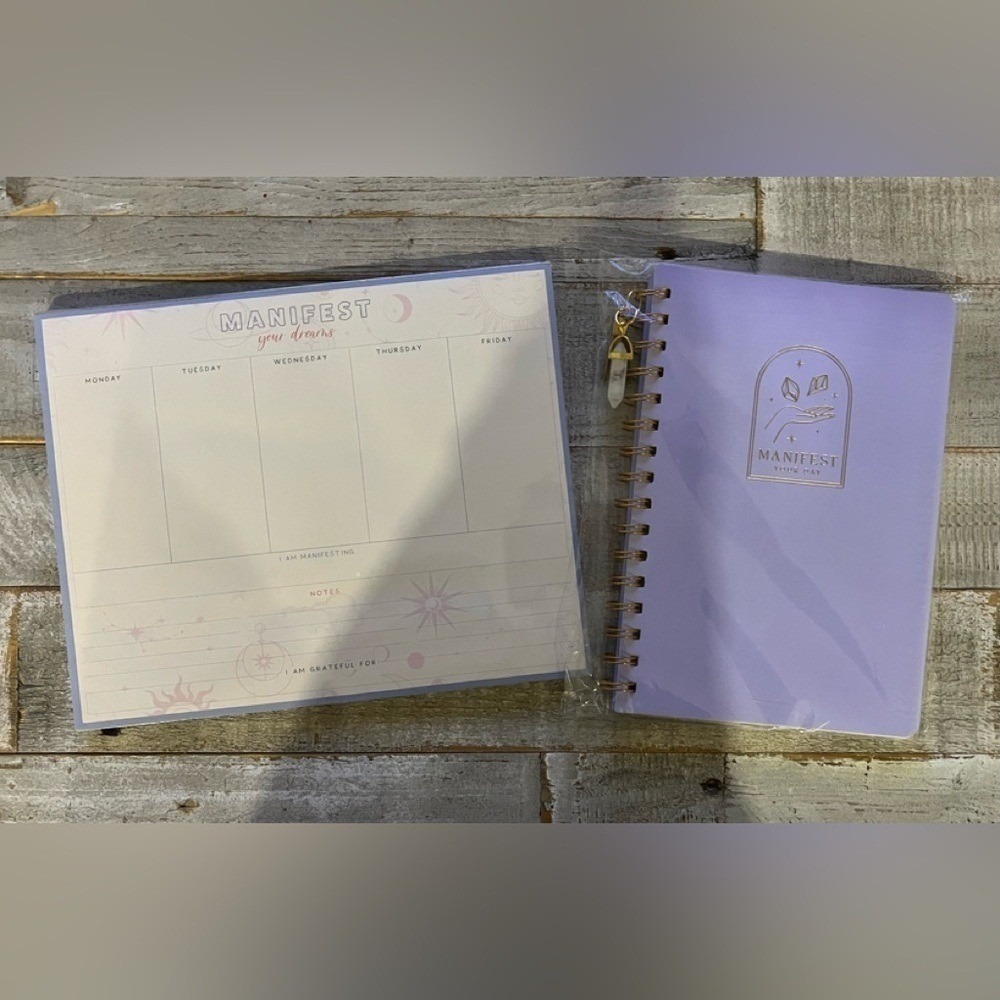 MANIFEST‎ YOUR DAY & A woman with a vision Bundle